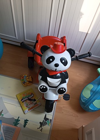 Renkli Panda Figürlü Üç Tekerlekli Bisiklet