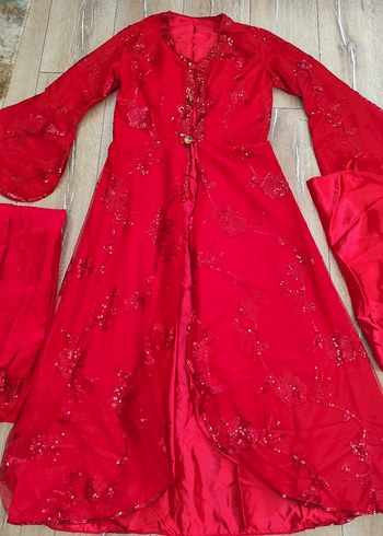 Kırmızı İşlemeli Uzun Abiye Elbise - Görsel 3