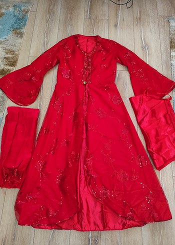 Kırmızı İşlemeli Uzun Abiye Elbise - Görsel 2