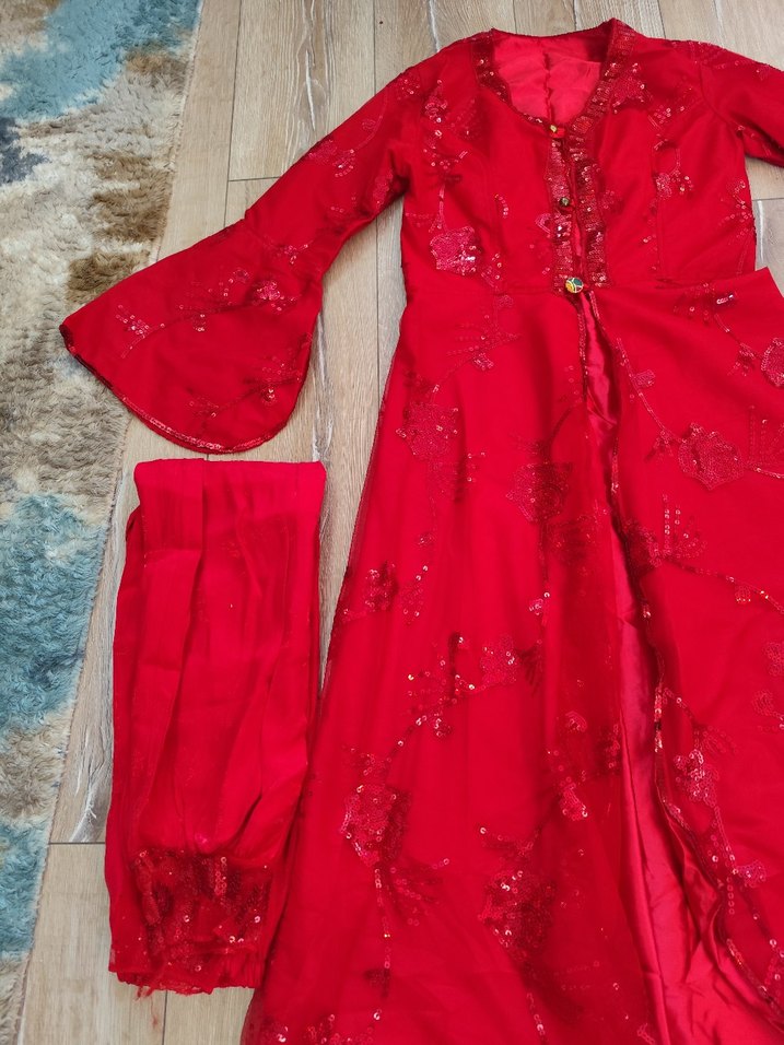 Kırmızı İşlemeli Uzun Abiye Elbise - Görsel 4