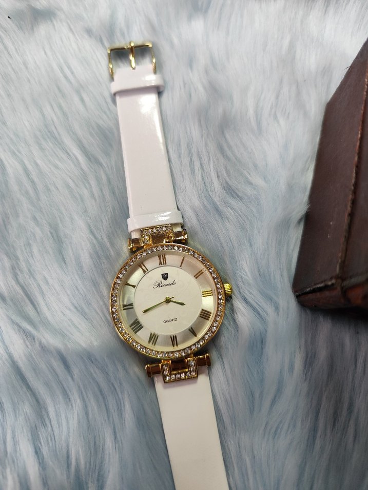 Beyaz Klasik Kadın Kol Saati - Görsel 3