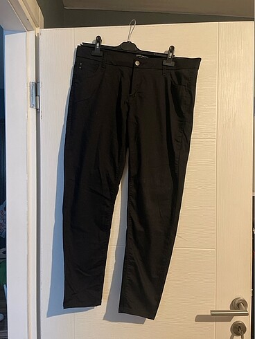 SİYAH DAR PAÇA PANTALON