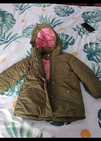 Kapüşonlu Kız Çocuk Mont - Görsel 3