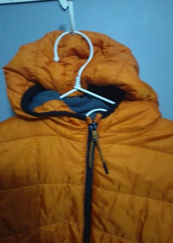 Turuncu Kapüşonlu Erkek Çocuk Mont - Görsel 2