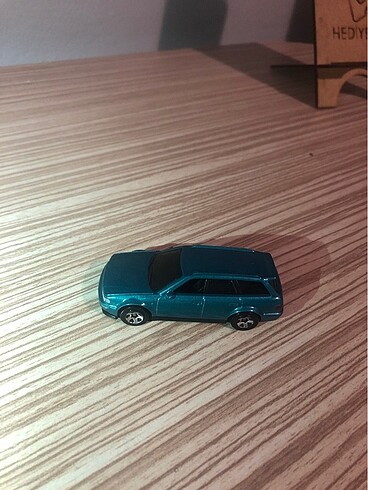 Beden Hot Wheels araba-detaylar açıklamada