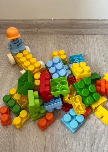 Renkli Lego Blokları ve Figür 42 parça eğlenceli logo seti