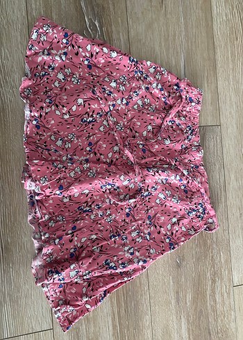 Pembe çiçek desenli mini şort etek