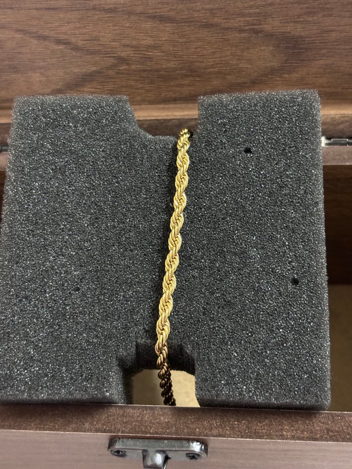 Altın Renk Zincir Detaylı Kadın Bileklik - Görsel 2