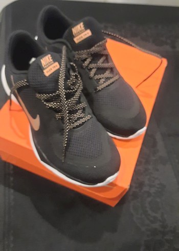 Nike Siyah Bağcıklı Kadın Spor Ayakkabı - Görsel 3