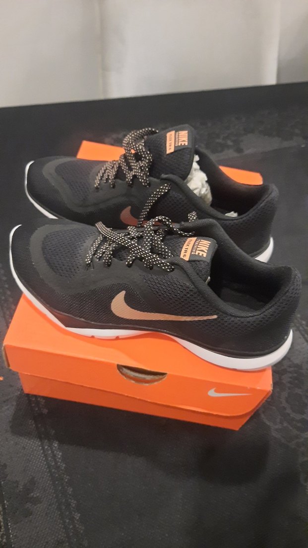 Nike Siyah Bağcıklı Kadın Spor Ayakkabı - Görsel 2