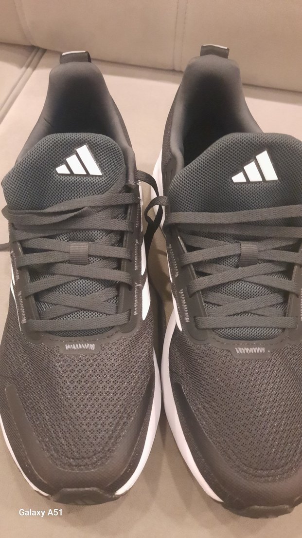 Adidas Siyah-Beyaz Spor Ayakkabı — görsel 7/10