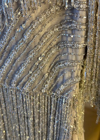 Gümüş Renkli Uzun Kollu Payetli Abiye Elbise - Görsel 6