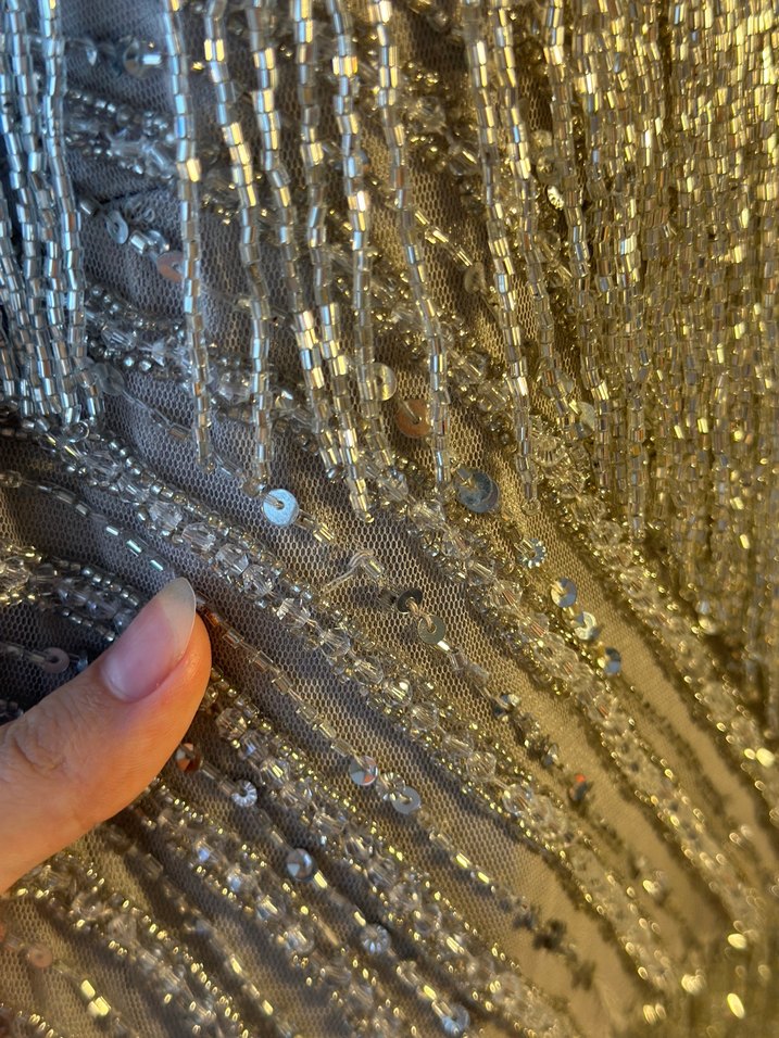 Gümüş Renkli Uzun Kollu Payetli Abiye Elbise - Görsel 5