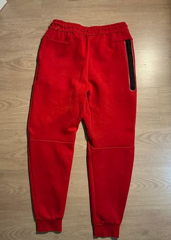 Kırmızı eski sezon nike tech fleece - Görsel 2