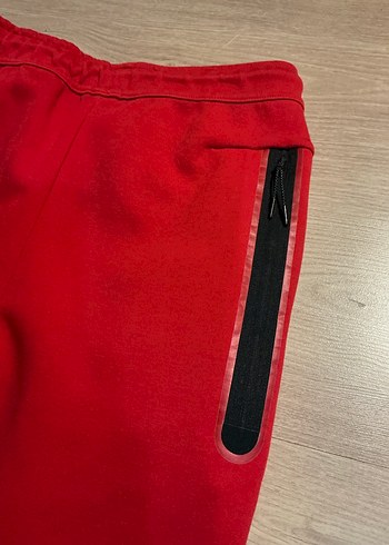 Kırmızı eski sezon nike tech fleece - Görsel 5
