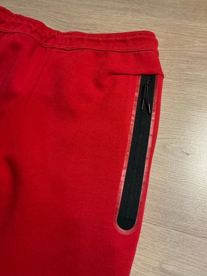 Kırmızı eski sezon nike tech fleece - Görsel 5