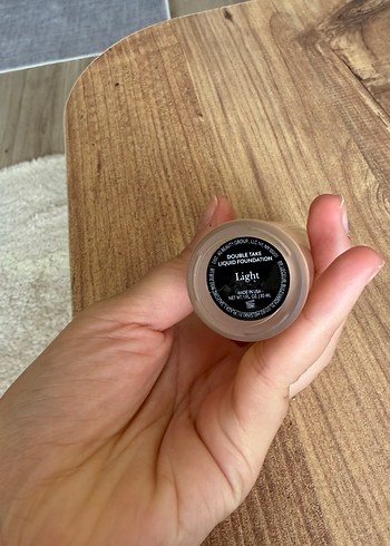 Laura Geller Açık Bej Fondöten - Görsel 2