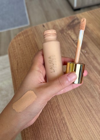 Laura Geller Açık Bej Fondöten - Görsel 3