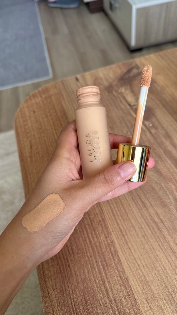 Laura Geller Açık Bej Fondöten - Görsel 3