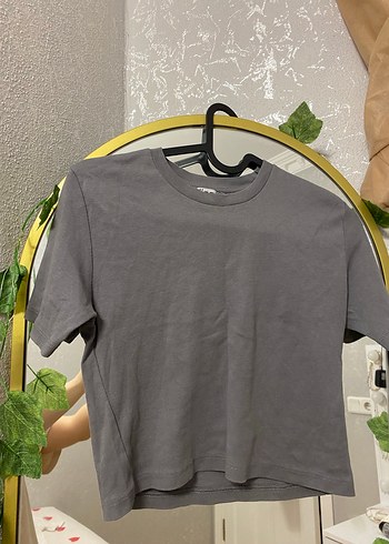 Gri ve Beyaz Kadın Kısa Kollu Crop - Görsel 2