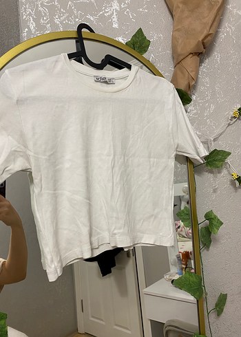 Gri ve Beyaz Kadın Kısa Kollu Crop - Görsel 4