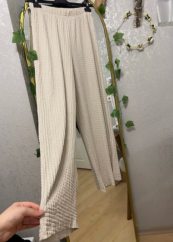 Bej Bol Kesim Pliseli  Kadın Pantolon - Görsel 2