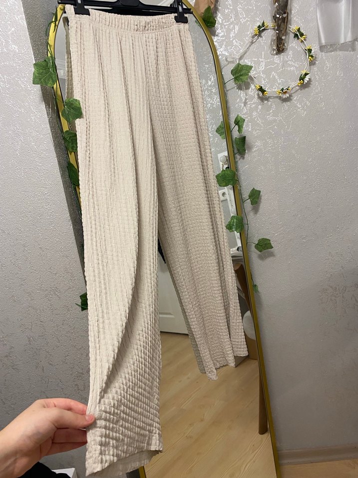 Bej Bol Kesim Pliseli  Kadın Pantolon - Görsel 2