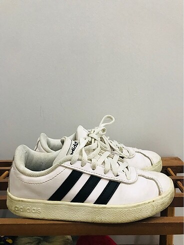 29 Beden beyaz Renk Orjinal Adidas 29 numara ayakkabı