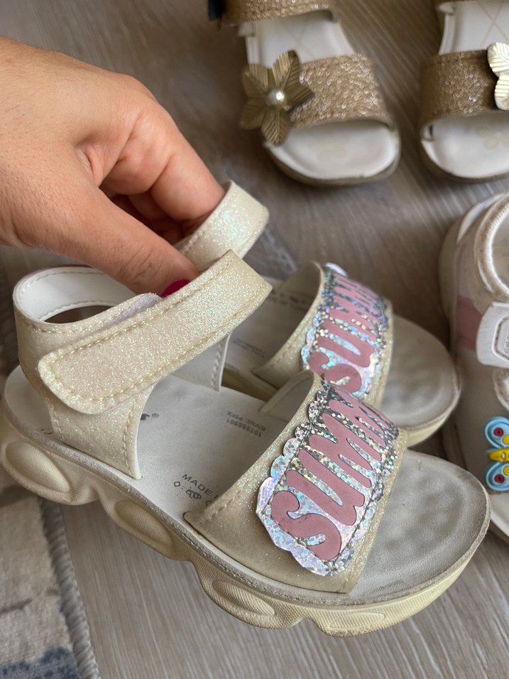 Kız Çocuk Nakışlı Tokalı Terlikler - Görsel 5