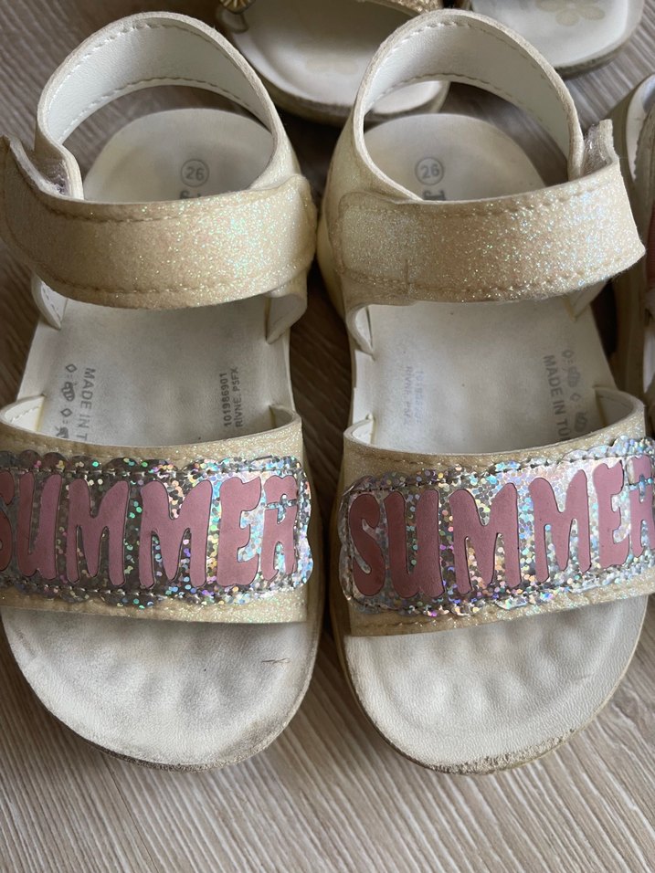 Kız Çocuk Nakışlı Tokalı Terlikler - Görsel 2