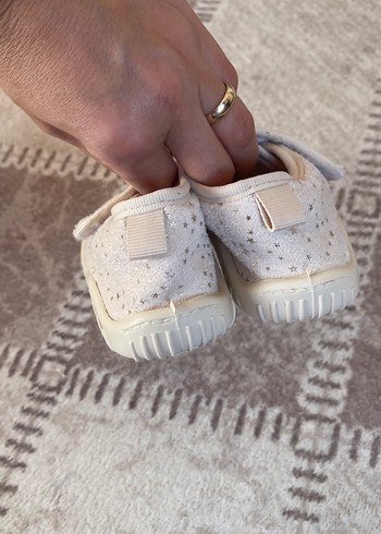 Kız Çocuk Beyaz Cırt Cırtlı Sıcak Terlik - Görsel 3