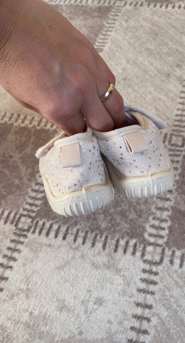 Kız Çocuk Beyaz Cırt Cırtlı Sıcak Terlik - Görsel 3