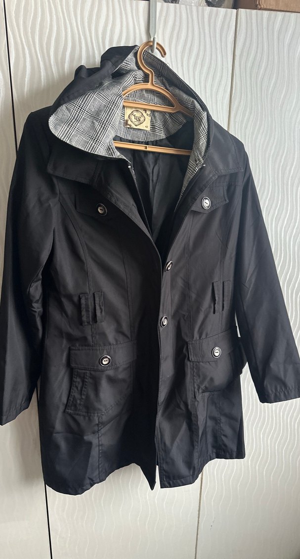 Siyah Kuşaklı Midi Yağmurluk sapkalı - Görsel 3