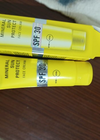 Revolution Skin Mineral Güneş Koruyucu Yüz Kremi SPF30 - Görsel 2