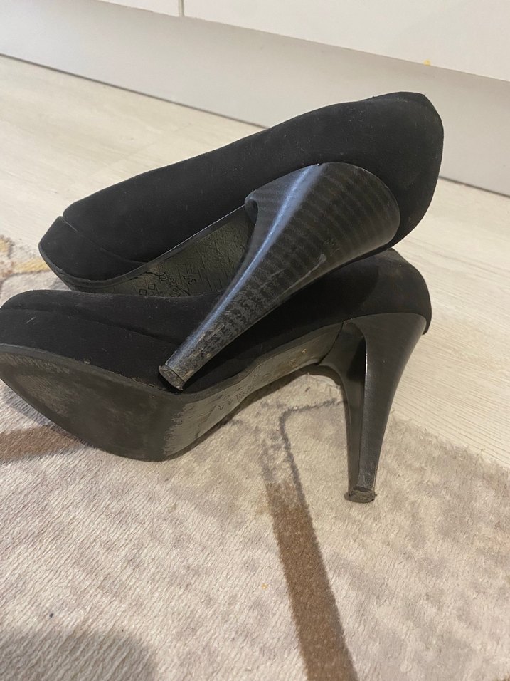 Klasik Siyah Süet Stiletto Topuklu Ayakkabı - Görsel 3