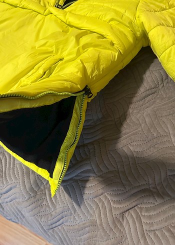 Sarı Kapüşonlu 13-14 yaş Kışlık Mont - Görsel 4