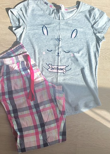 Kısa Kollu Yazlık Pijama Takımı