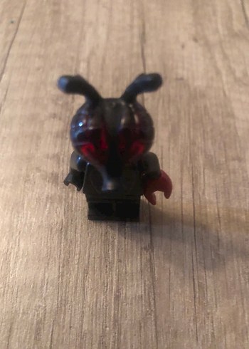 Diğer LEGO Siyah Ant Minifigür Lego Parçası