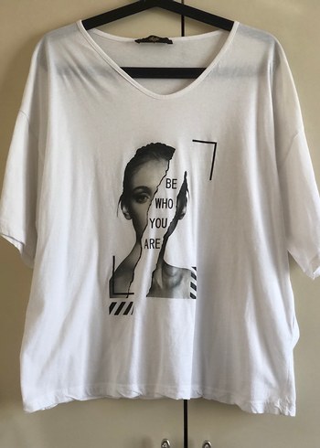 Beyaz Kadın Baskılı Oversize Tişört