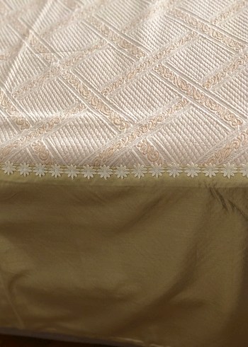 Nakışlı Beyaz Pike - Görsel 4