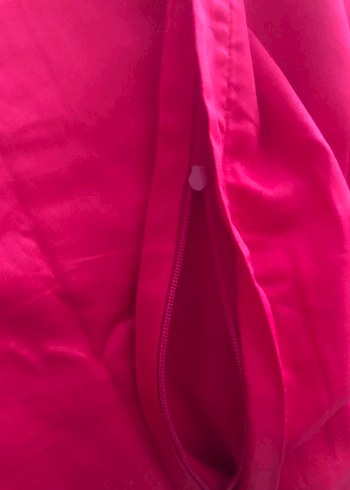 Kırmızı İşlemeli Parlak Yatak Örtüsü - Görsel 8