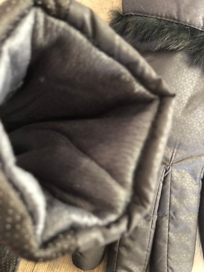 Siyah Kürklü Kadın Eldiveni - Görsel 3