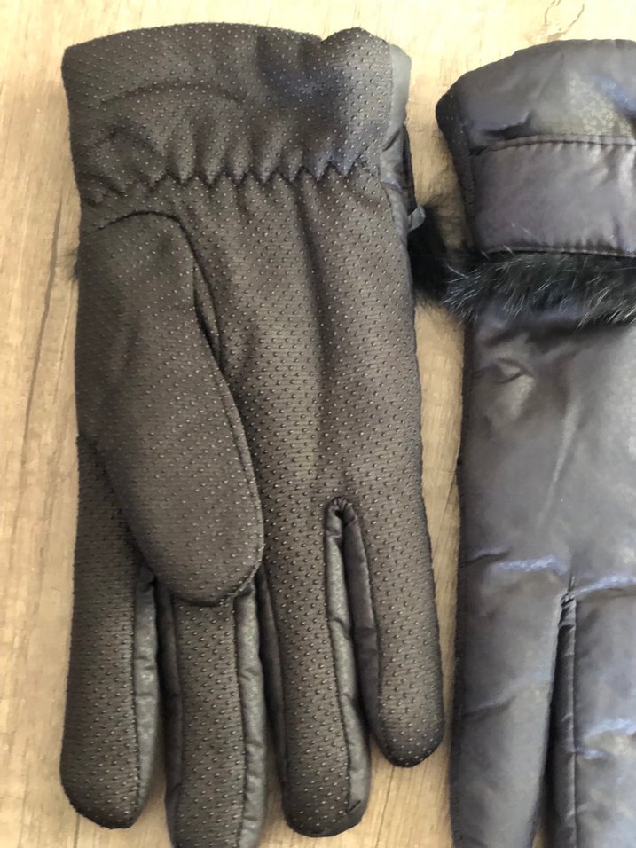 Siyah Kürklü Kadın Eldiveni - Görsel 2