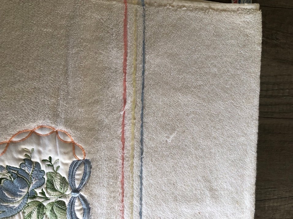 Nakışlı Bohem Tarzı Pastel Renkli Beyaz Havlu - Görsel 2