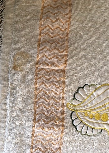 Nakışlı Beyaz Parlak Havlu - Görsel 2