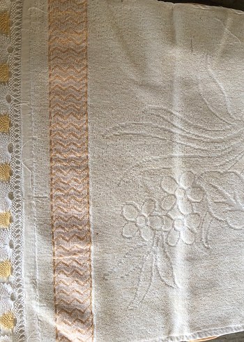 Nakışlı Beyaz Parlak Havlu - Görsel 4