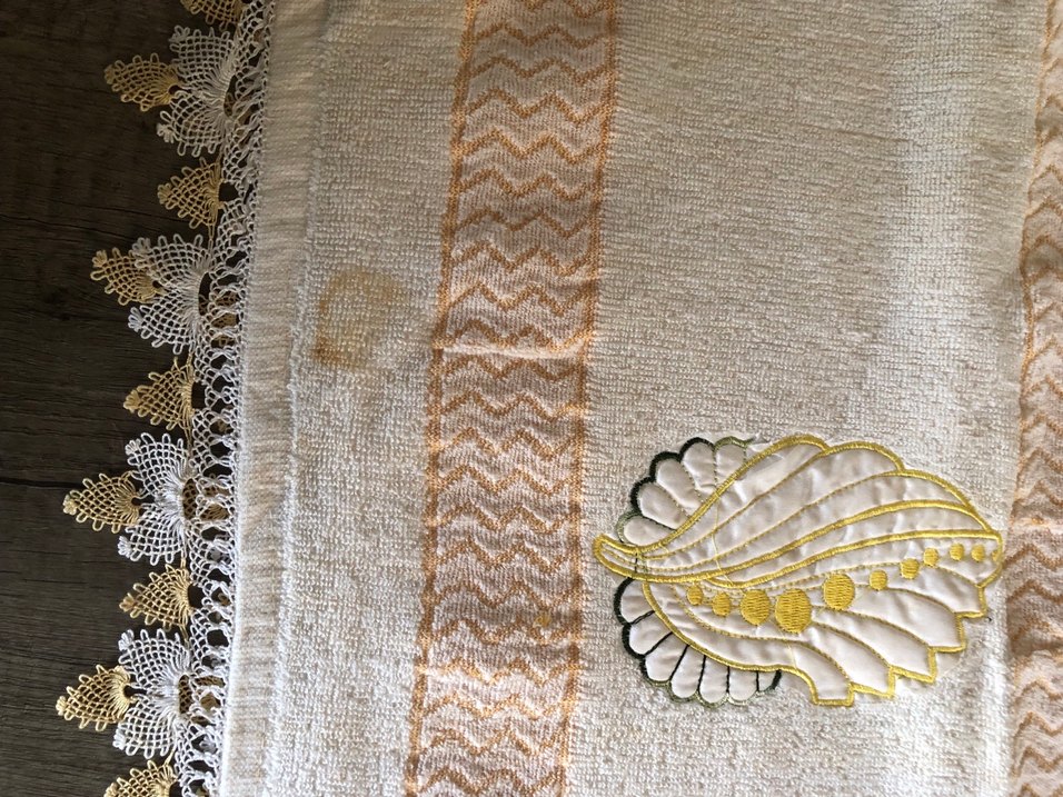 Nakışlı Beyaz Parlak Havlu - Görsel 2