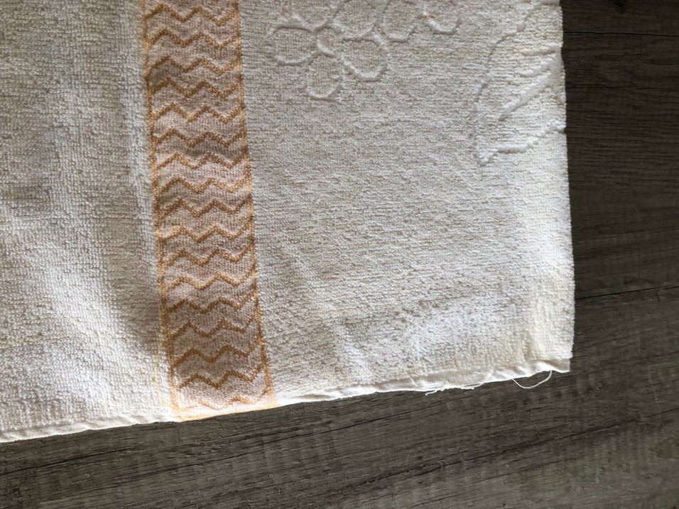 Nakışlı Beyaz Parlak Havlu - Görsel 3