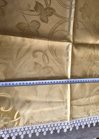 4 PARÇA
İşlemeli Beyaz Parlak Masa Örtüsü - Görsel 7