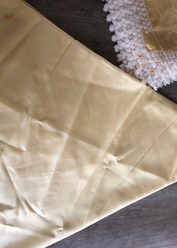 4 PARÇA
İşlemeli Beyaz Parlak Masa Örtüsü - Görsel 13